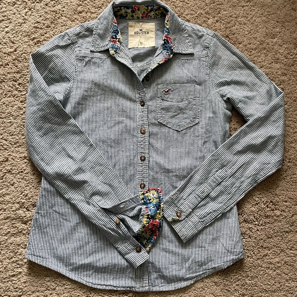 Hollister long sleeve button down shirt